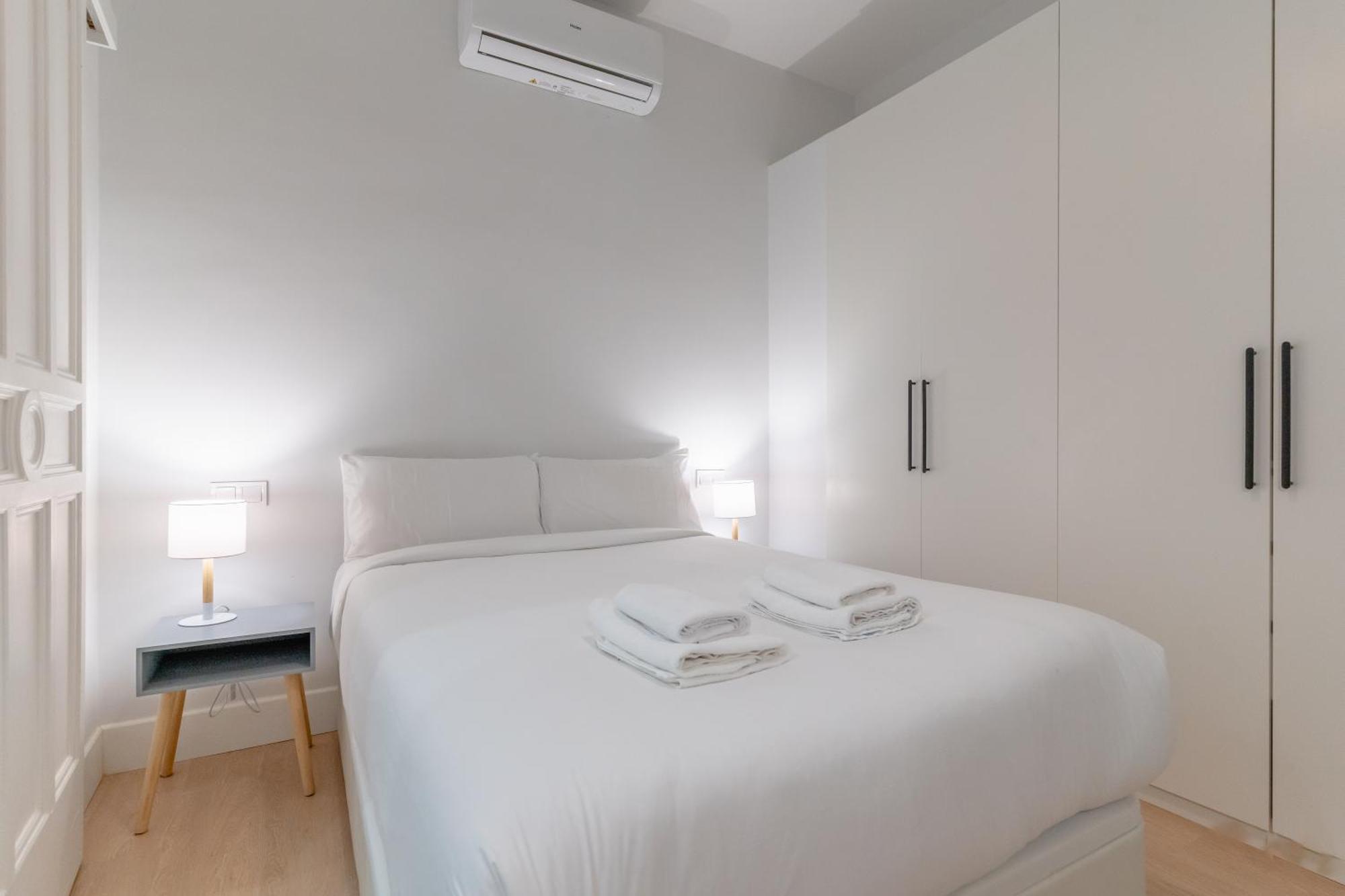 Cozy And Central-1Bd 1Bth- Cortes Apartman Madrid Kültér fotó